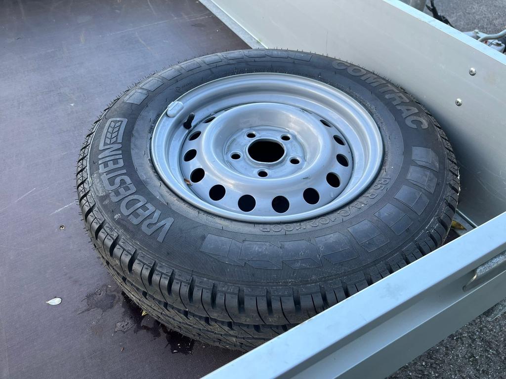 Tweedehands Proline Plateauwagen 350×185 2700kg 2014